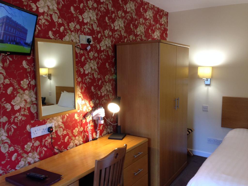Ely House 3* Wolverhampton