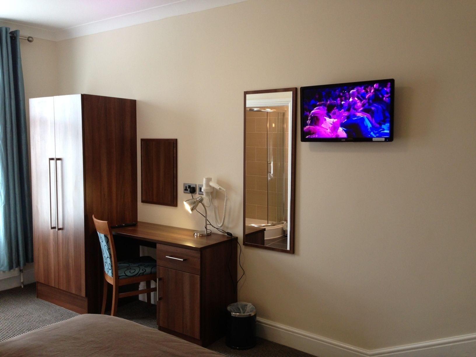 Ely House 3* Wolverhampton