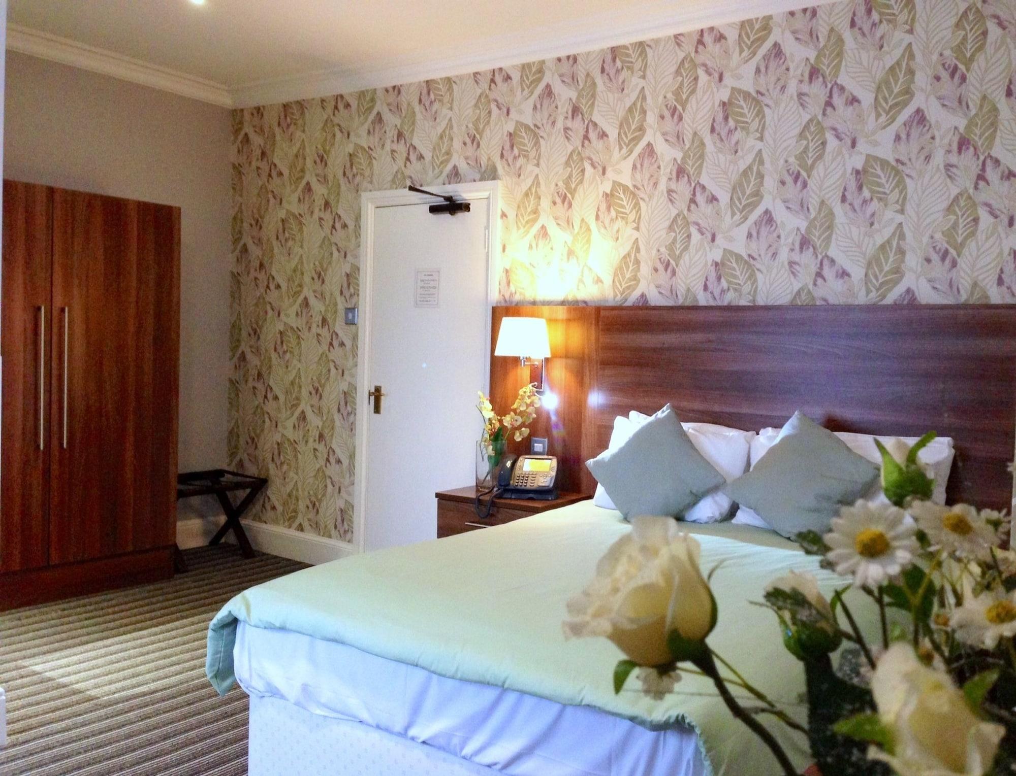 Ely House Hotel 3*