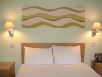 Ely House 3* Wolverhampton