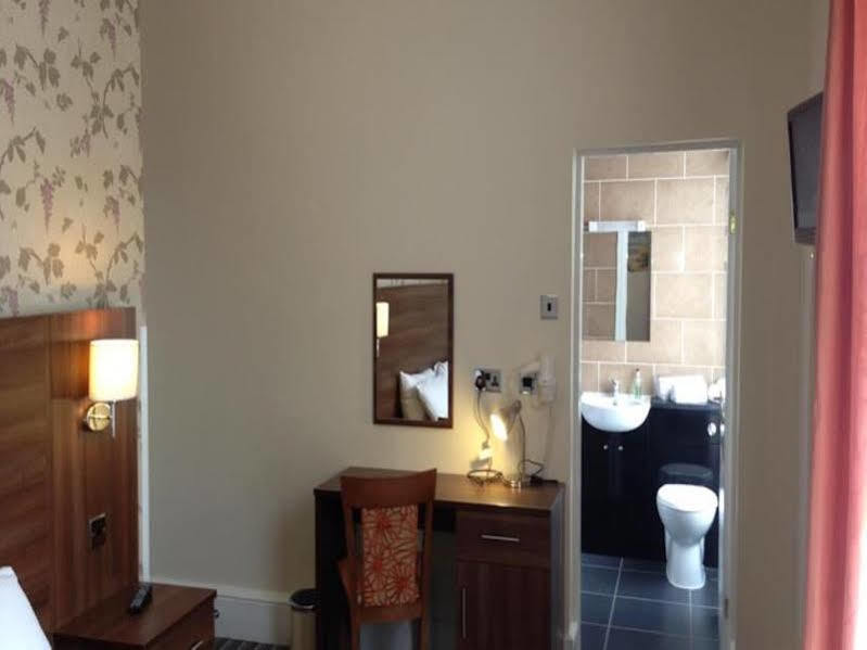 Ely House 3* Wolverhampton