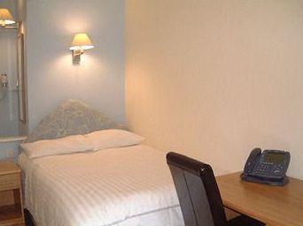 Hotel Ely House Wolverhampton